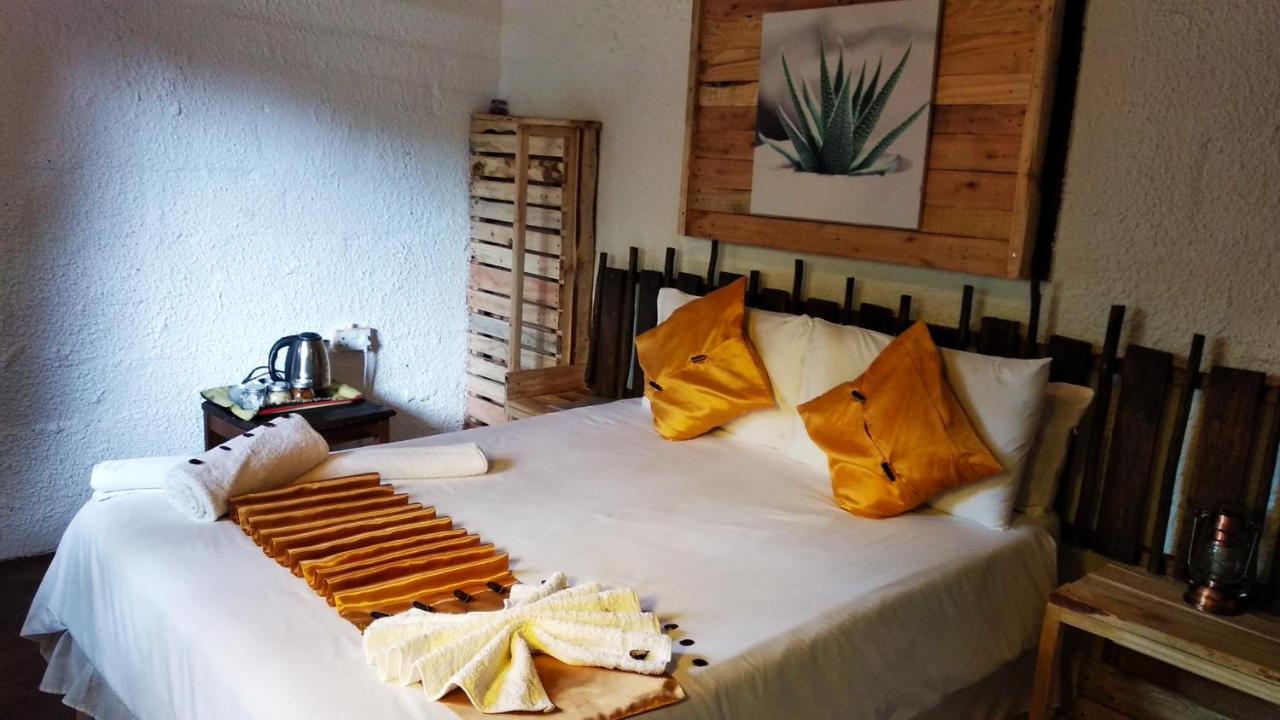 Elephant Trail Guesthouse And Backpackers Kasane Room photo