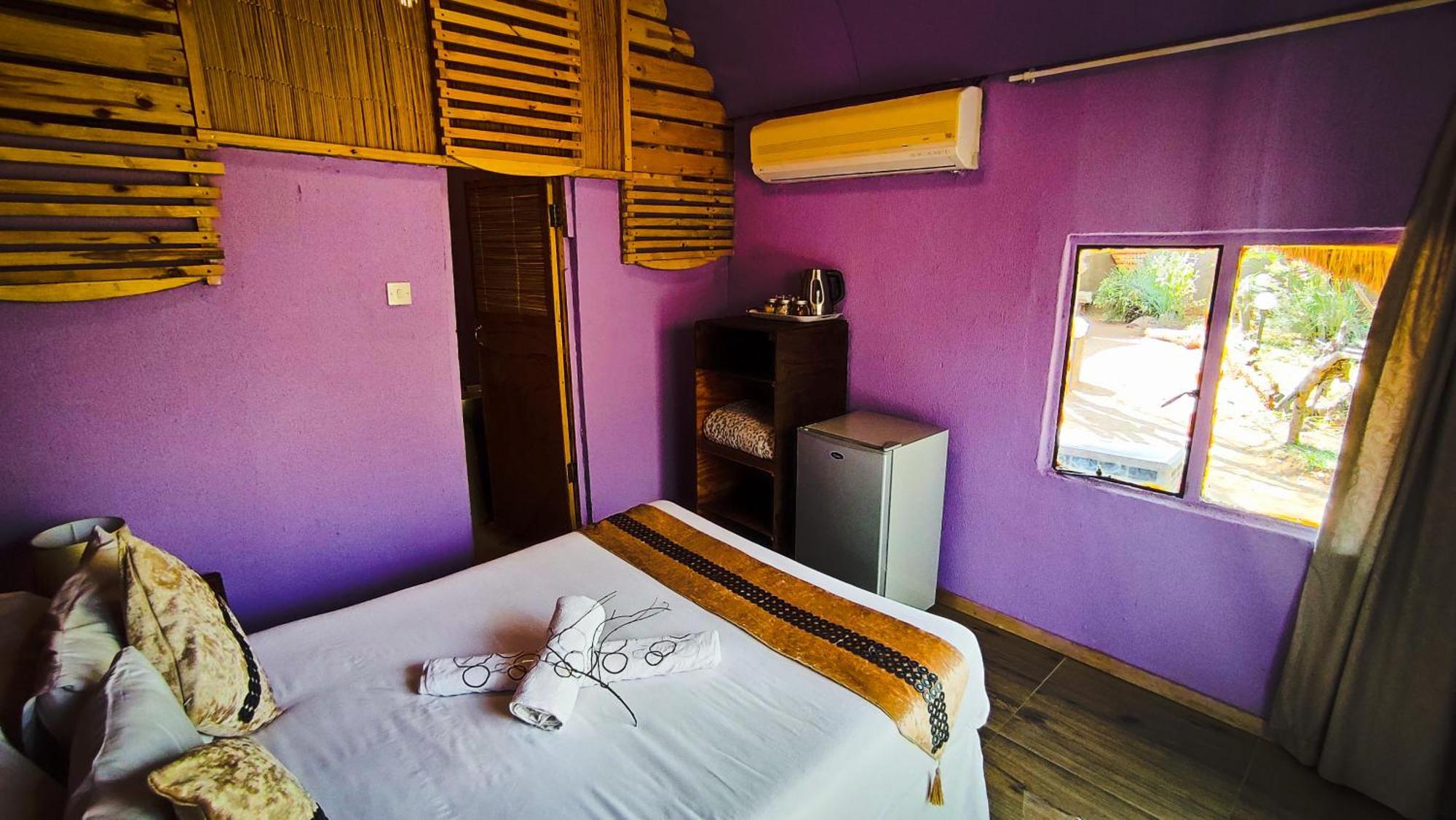 Elephant Trail Guesthouse And Backpackers Kasane Room photo