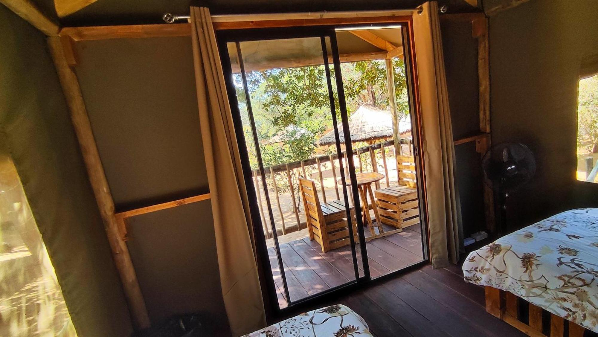 Elephant Trail Guesthouse And Backpackers Kasane Room photo