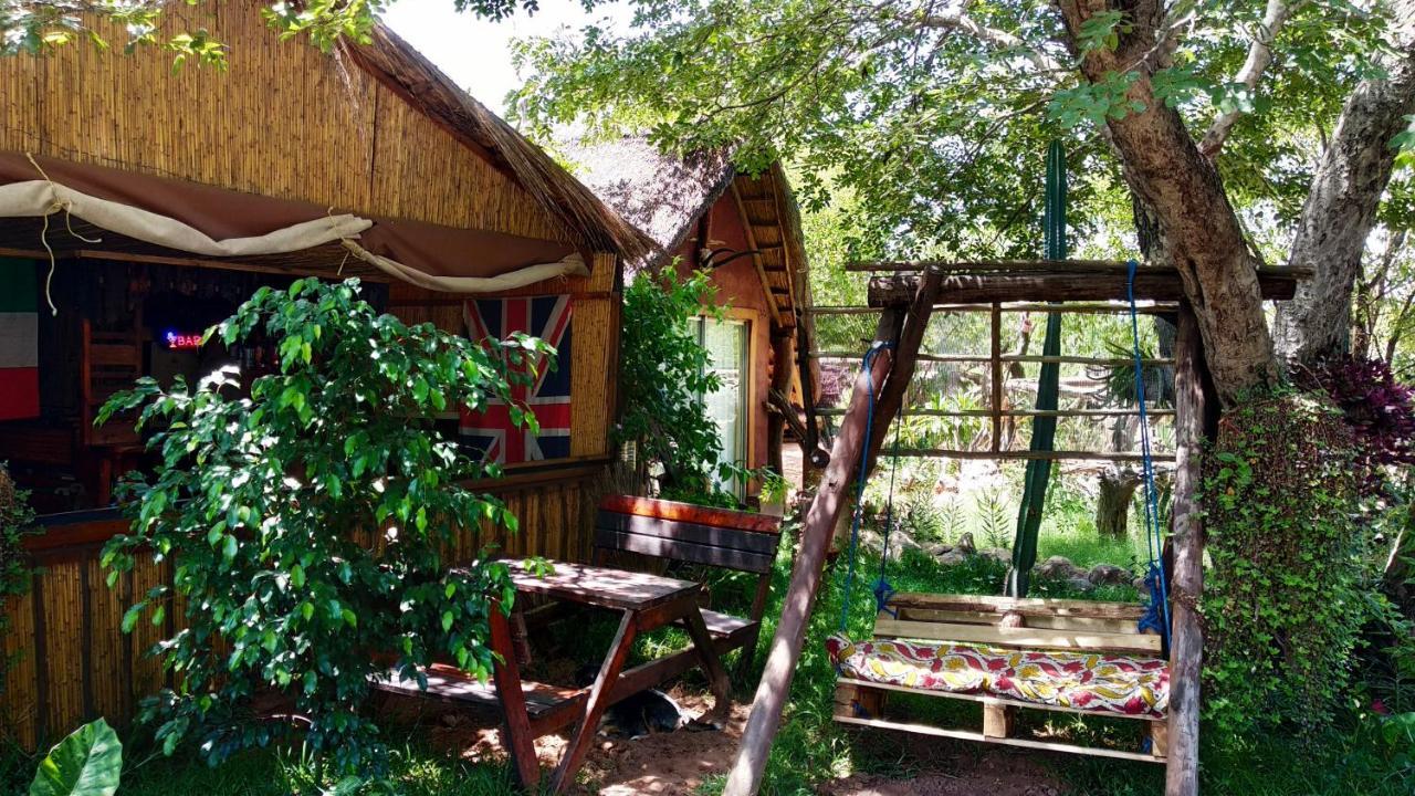 Elephant Trail Guesthouse And Backpackers Kasane Exterior photo